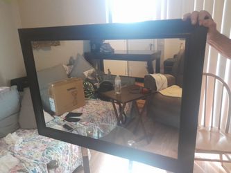 BLACK MIRROR
