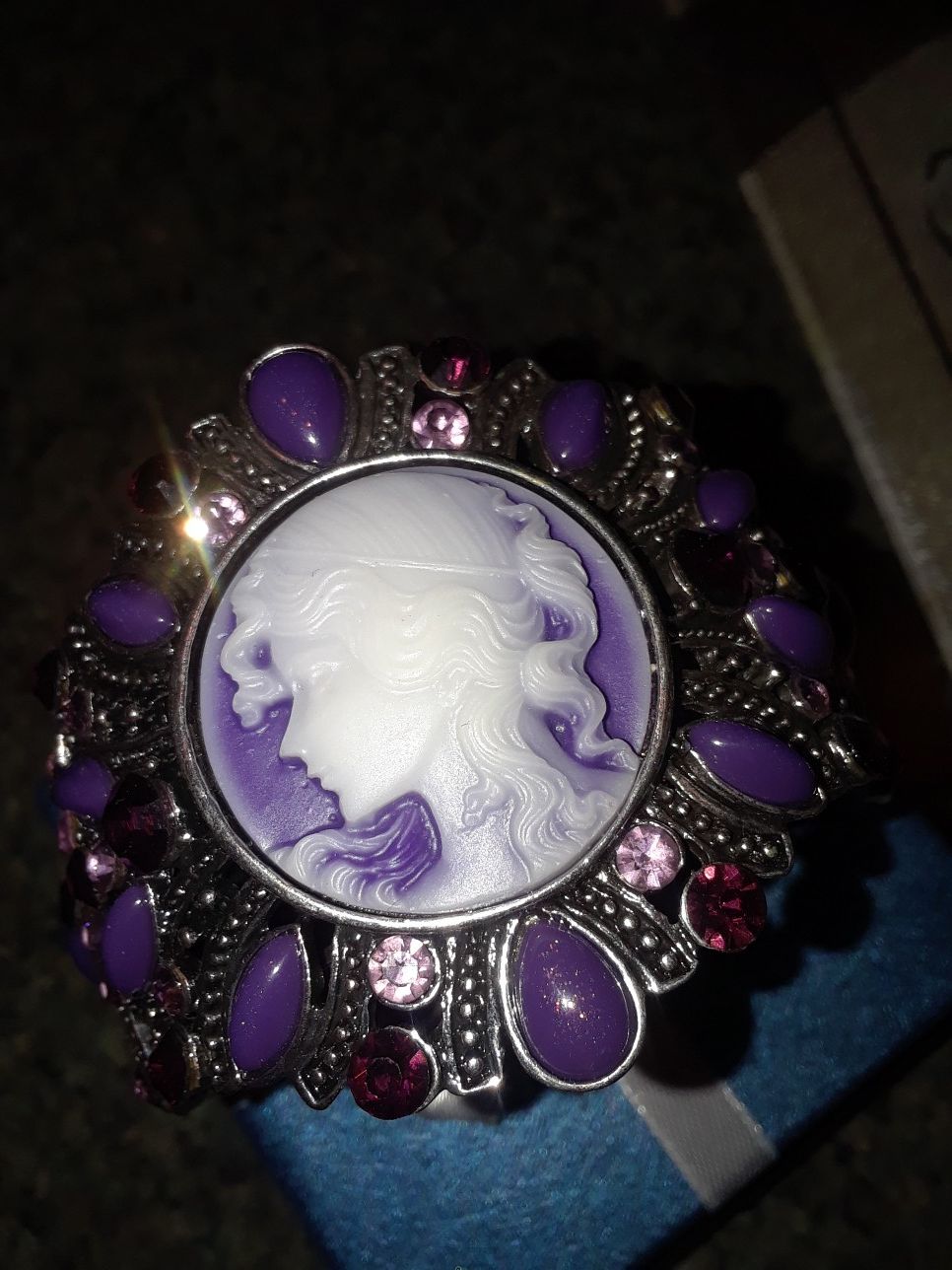 Cameo cuff