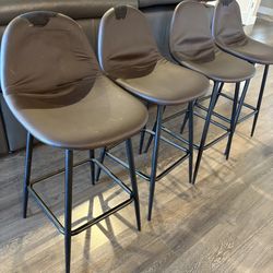 4 Counter Height Stools 