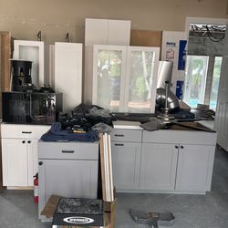 Complete kitchen cabinets