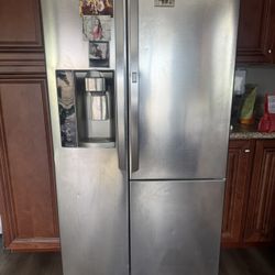 LG Side by Side Refrigerator