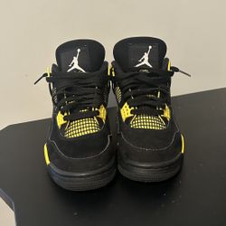 Air Jordan 4 Retro 'Thunder' 2023