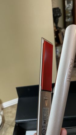 Homitt 2 In 1 Hair Straightener And Curler for Sale in Burleson TX OfferUp