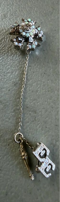14KT Gold Pin