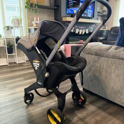 Doona Car Seat and Stroller Plus Extra Base 