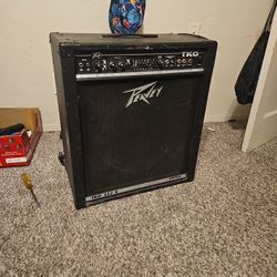 Balck Peavey Amp W/18in Sub