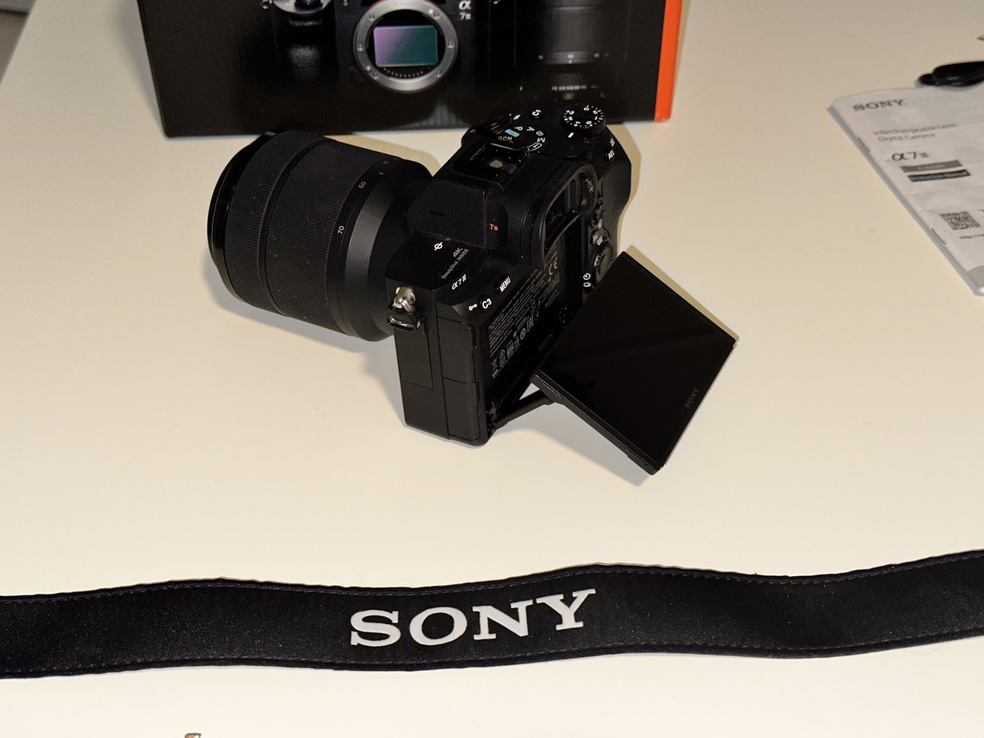 Sony Alpha 7 III Mirrorless Digital Camera w. 28-70mm Lens for Sale in Las  Vegas, NV - OfferUp