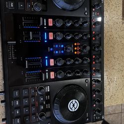 Traitor s4 DJ Controller