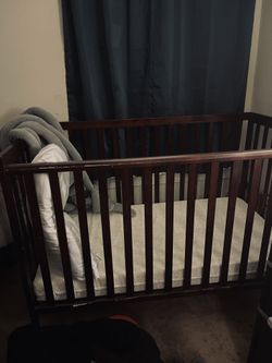 2 Baby stroller’s & Baby Crib