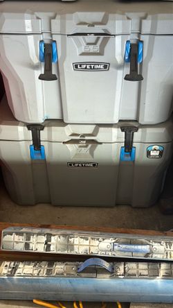 Ice chest  77qts