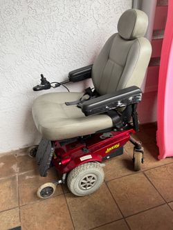 Pride Mobility Jazzy Select Power Wheelchair needs batteries