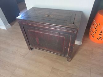 Antique Asian locking chest OLD
