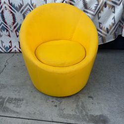 Barrel  Swivel Chair