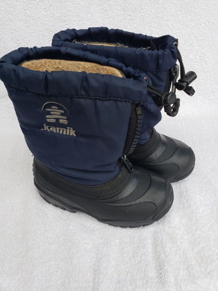 Snow boots kids size 10