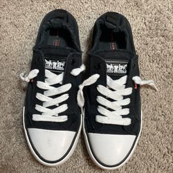 Black Levi’s Low top trainers sneakers size 8