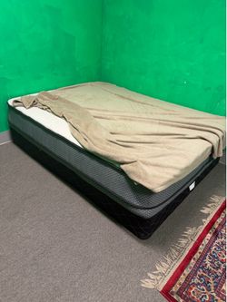 Bed with mattress and box spring