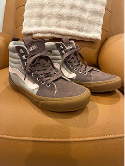 Vans Ultrarange EXO Hi MTE Women’s Size 8
