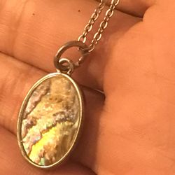 Vintage 18k White Gold plated Chain And Abalone Polished Pendant 