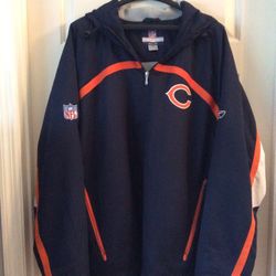 CHICAGO BEAR FANS!! Men’s Med Weight Lined Jacket.