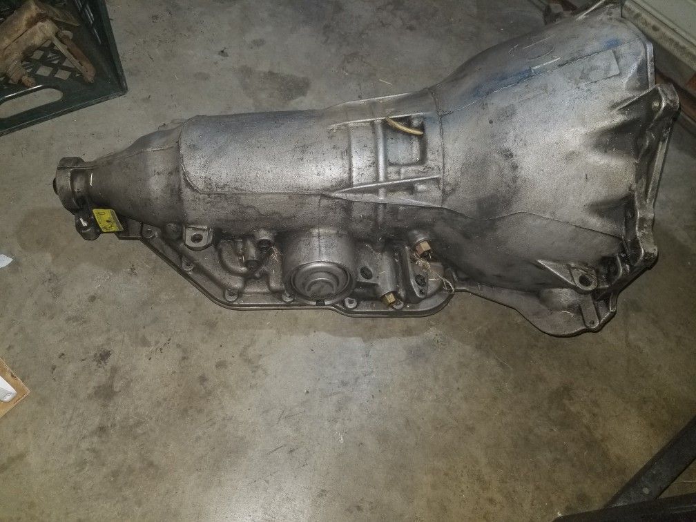 GM TH200R4 TRANSMISSION