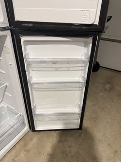 Vissani Compact Top Freezer Refrigerator-Freezer Finger Print Resistant Stainless Steel