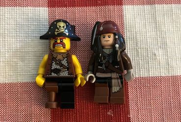 LEGO Pirate Minifigures Lot of 2