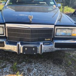 1991 CADILLAC BROUGHAM 