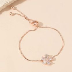 Cubic Zirconia Flower Decor Bracelet