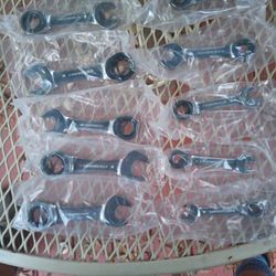 Gearwrench 10 PC... Metric Stubby Ratcheting Wrench Set. . . 12 Point. . 10,11,12,13,14,15,16,17,18,19 Mm. . . Sku #  9520D