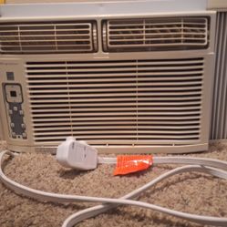 Frigidaire Air Conditioner Window Mount AC Portable