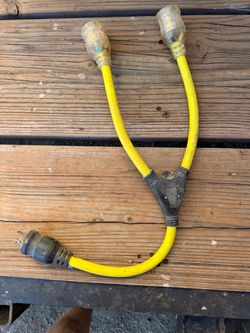 Twist lock splitter.