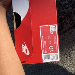 Women Nike Court Royale 