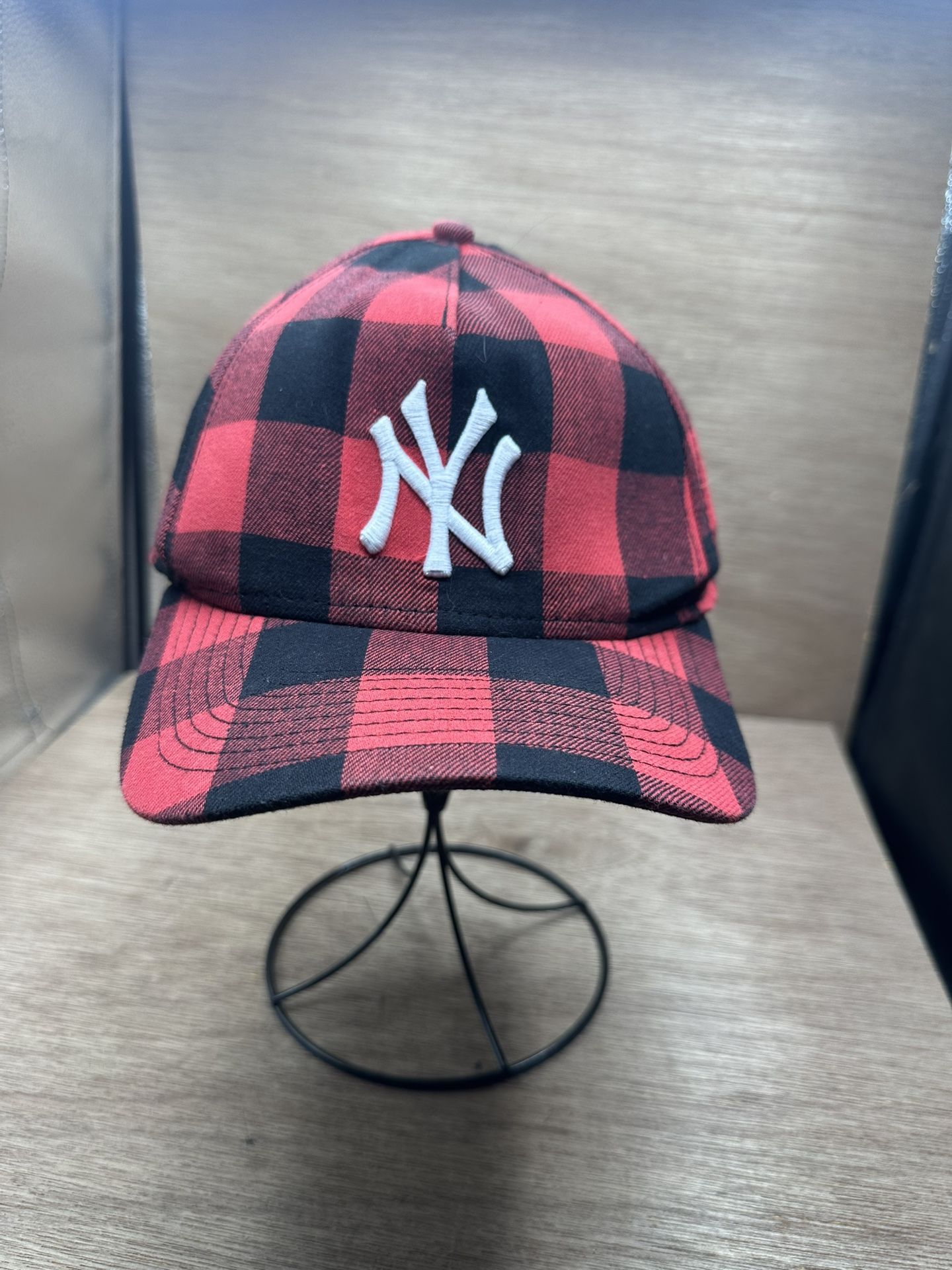 Stunning New York Yankee Adjustable Black Red Plaid New Era 9Forty Baseball Cap