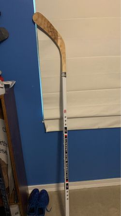 Oliver bjorkstrand signed 3 stars stick
