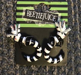 Beetlejuice  sand worm earings
