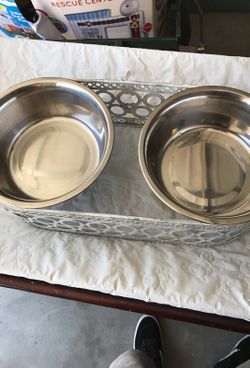 Dog bowl holder with bowls $10