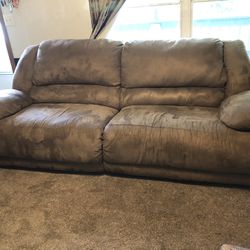 Couch 8ft Has Recline Ability 