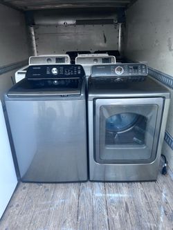SAMSUNG WASHER AND. DRYER. SET.