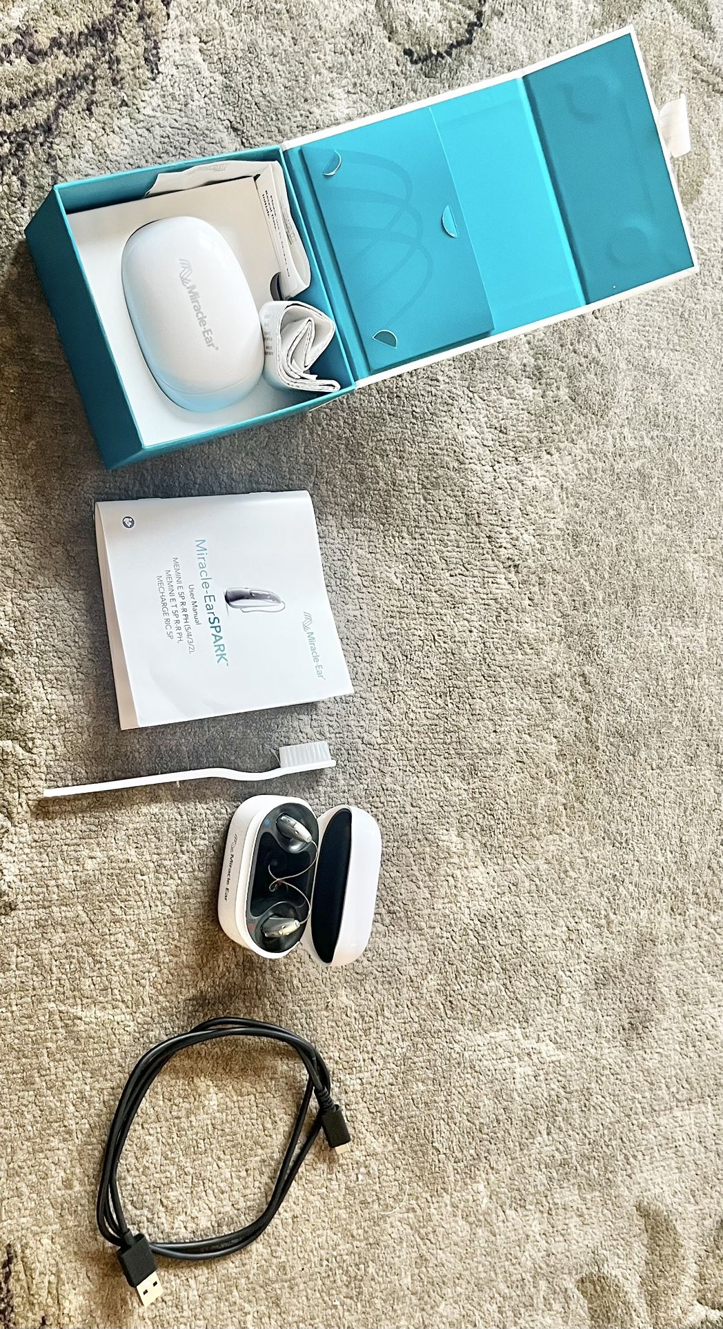 Miracle-Ear MeMini R 25P Rechargeable Hearing Aids (Like New)