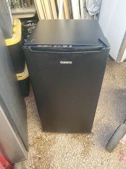 Galanz small  Refrigerator  color  black  I ASK  $55.00
