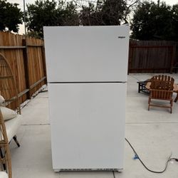 Whirlpool Refrigerator Details In photos