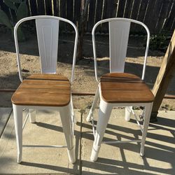 Two chairs like new 