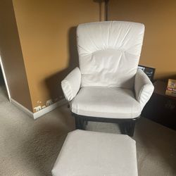 Nursery Glider/recliner With Ottoman