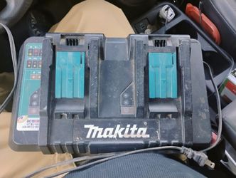 Makita Charger