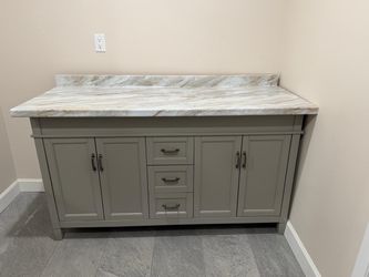 Double vanity cabinet