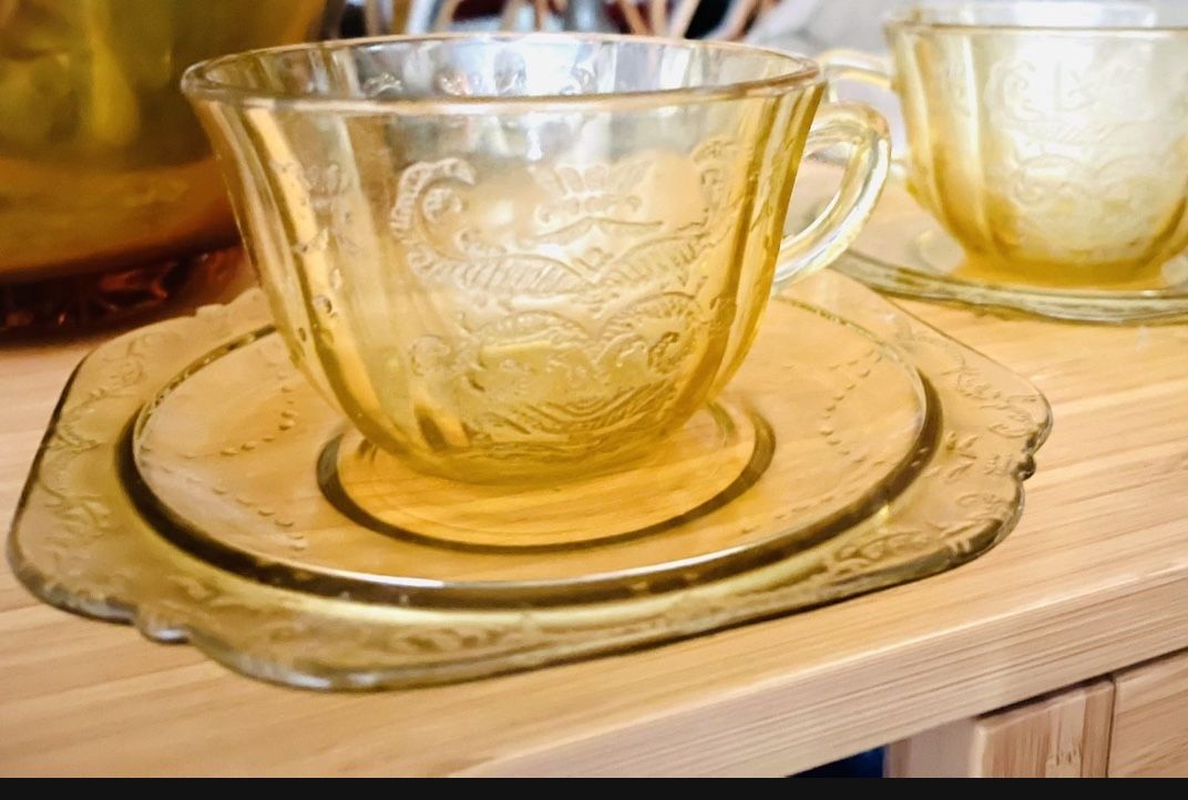 Pair Of Lovely Vintage Teacups With Saucers And Dessert Plate