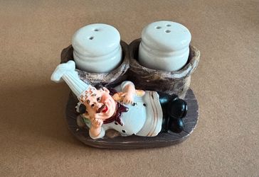 Chef Salt and Pepper Shaker Set