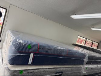 KING SIZE SEALY POSTUREPEDIC ELITE HYBRID MATTRESS & BOX SPRINGS BED SET