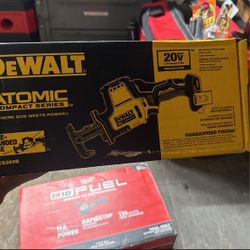 DEWALT SAW 20V