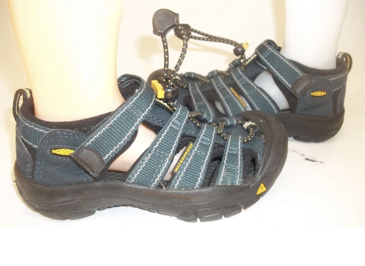 Kids Boys Keen Hiking Athletic Water Shoes Sandals 11